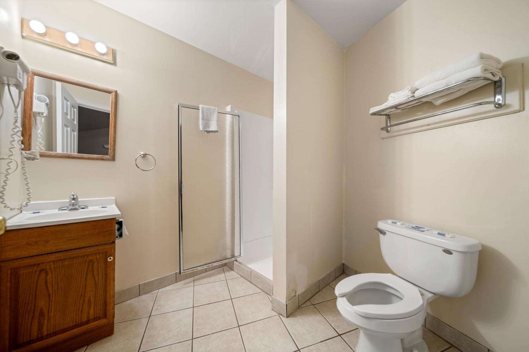 Thumb Heritage Inn Sandusky Номер фото